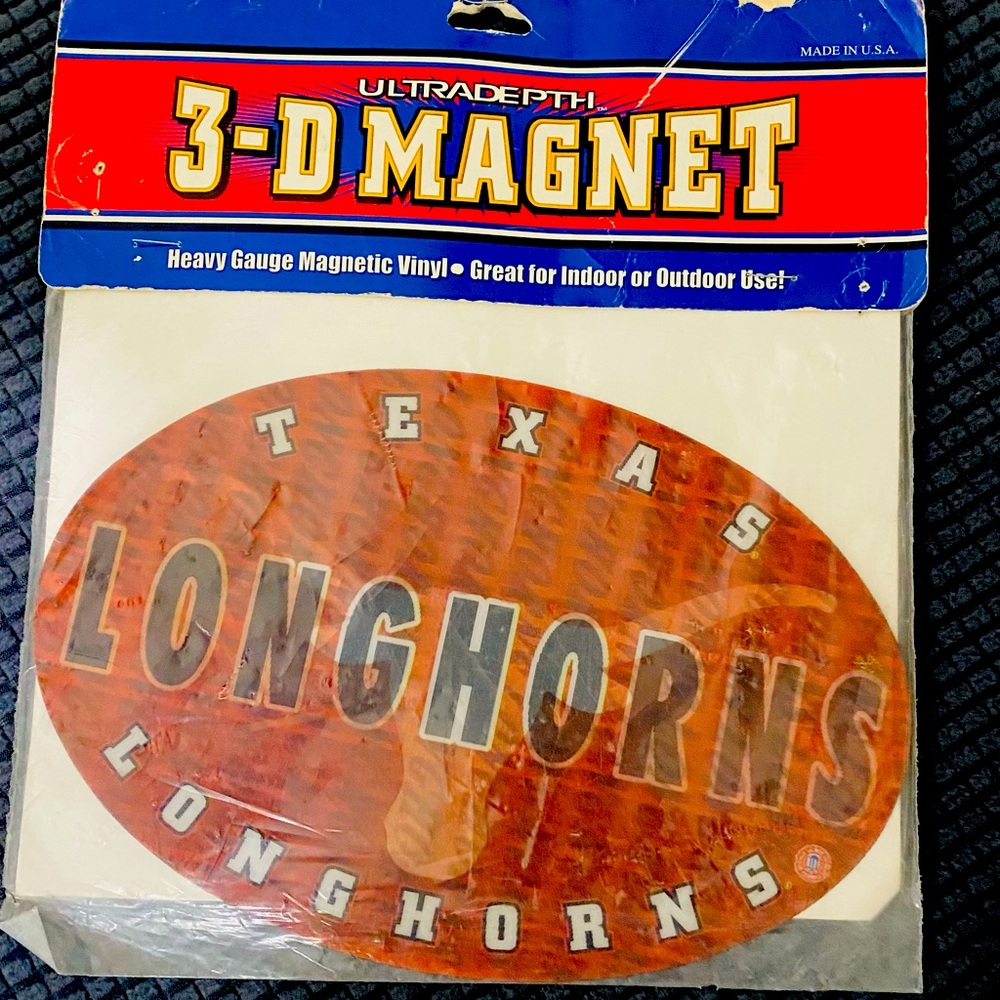 NIP VINTAGE Texas Longhorns 3-D Magnet